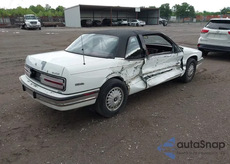 1993 Buick Regal Limited z USA, uszkodzony, nr VIN 2G4WD14L8P1418759